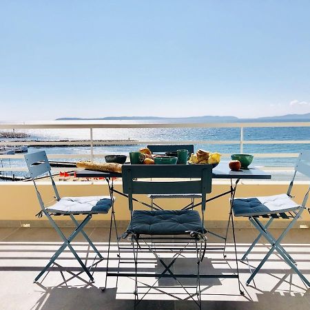 T3 Front De Mer Dernier Etage Vue Mer Petit Havre De Paix Pour Vos Vacances Emplacement Unique Vue Mer Panoramique A 180 Degres Pour Ce T3 En Face De La Plage Front De Mer Vue Sur Les Iles 5 Et Dernier Etage Avec Ascenseur Le Lavandou Eksteriør bilde